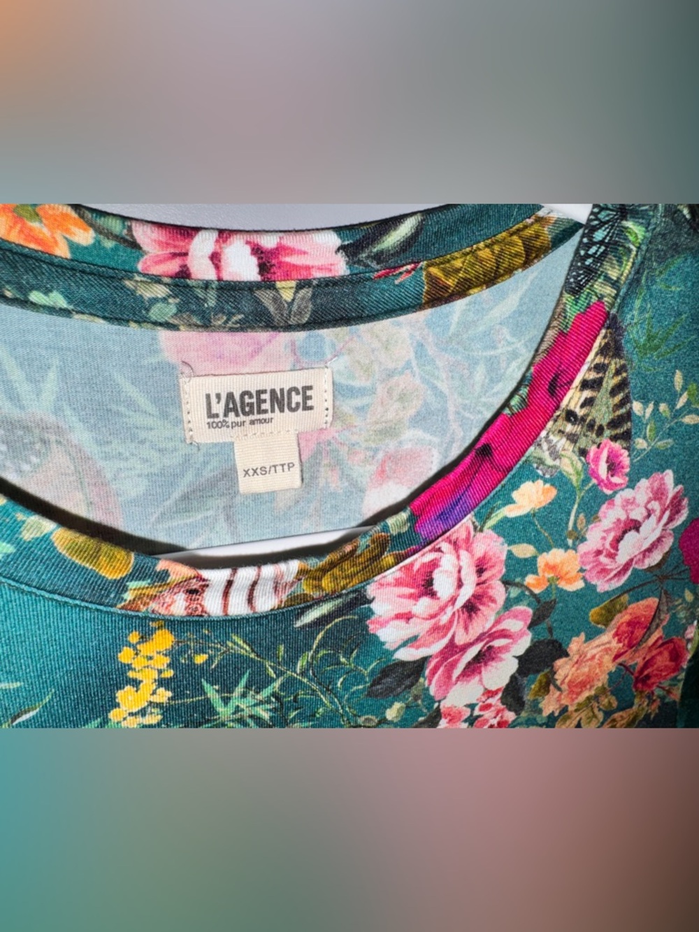 L’AGENCE RESSI FITTED TEE 🌸 GREEN CHARONDA BUTTERFLY 🦋 RARE SIZE XXS 🌼NWOT ✨ - Picture 8 of 10